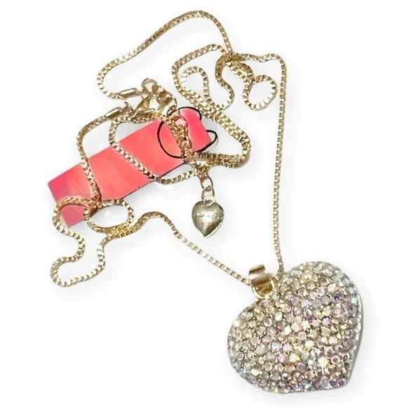 ♥️ Clear Crystal Pave Heart Pendant Necklace - Picture 3 of 4